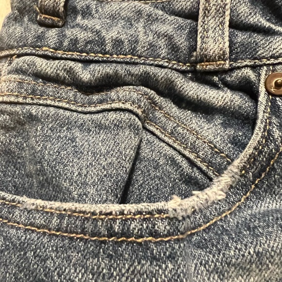 KanCan Distressed Denim Mini Skirt Size Large - Picture 8 of 9